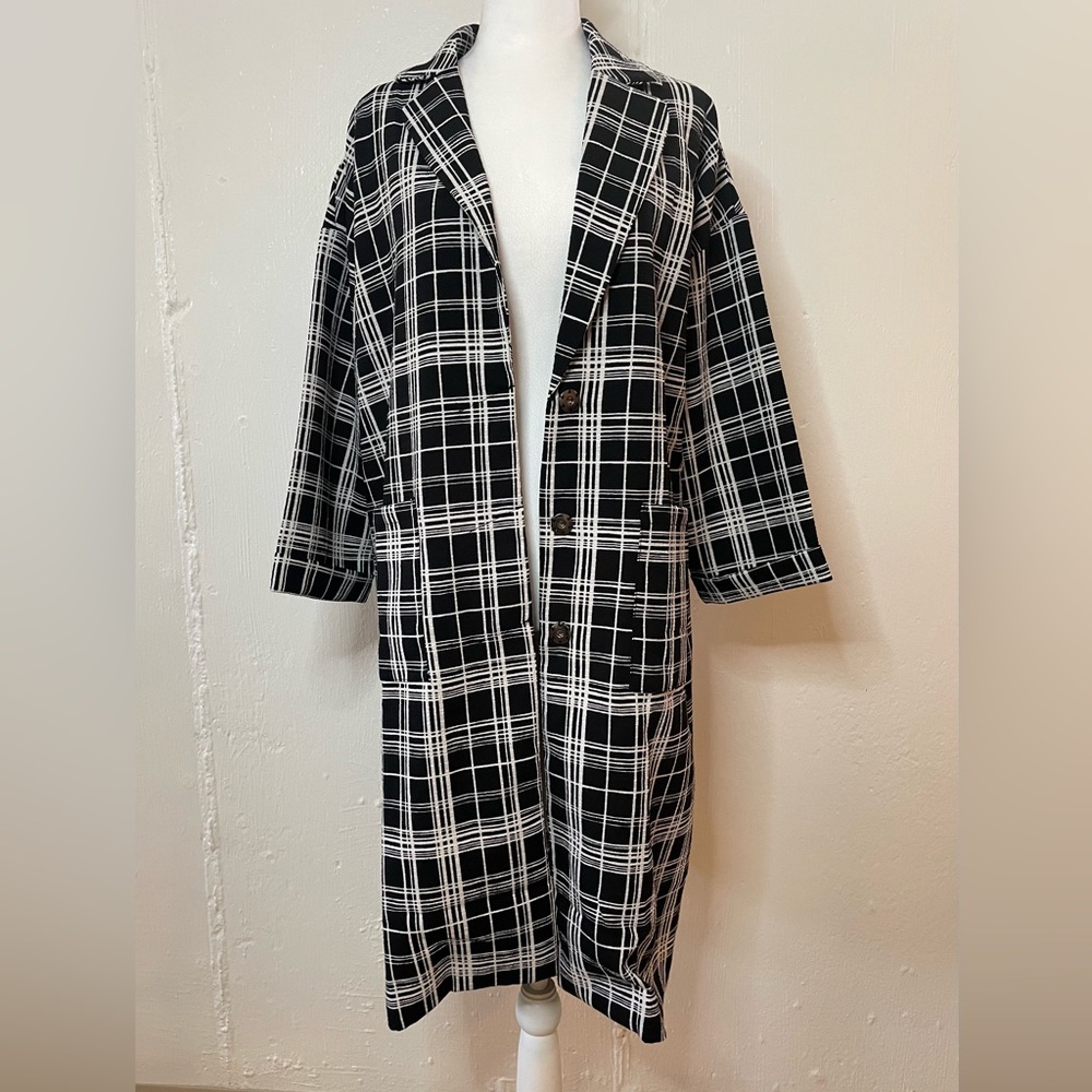 NAANAA Black and White Long Jacket Size 12 NWT